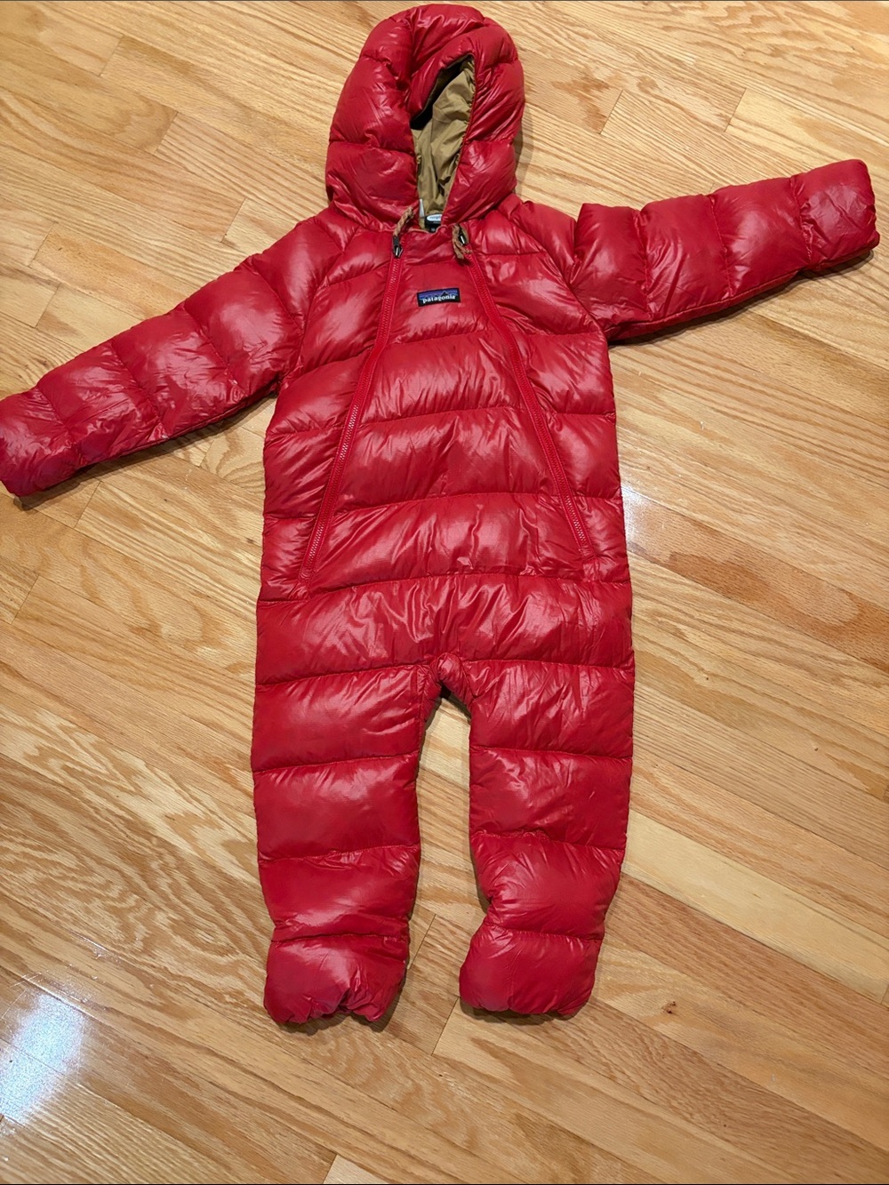 Patagonia Red Infant Hi-Loft Down Sweater Bunting Size 18-24 Months